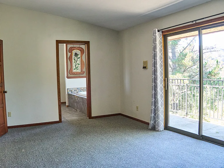 397 Loftyhill Dr — Photo 32