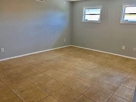 5th image of 754 Bianca Dr NE