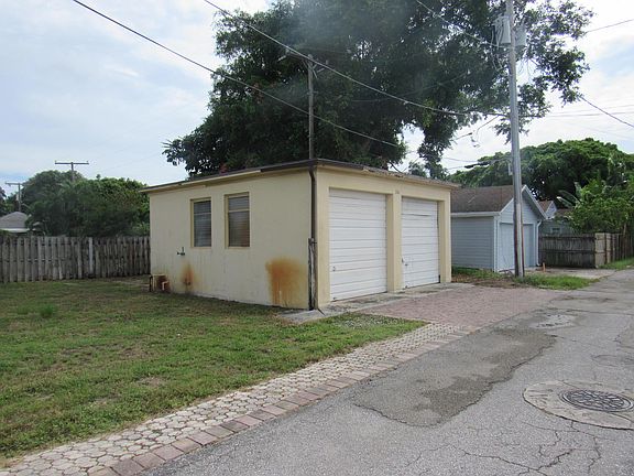 5th image of 336 Edgewood Dr