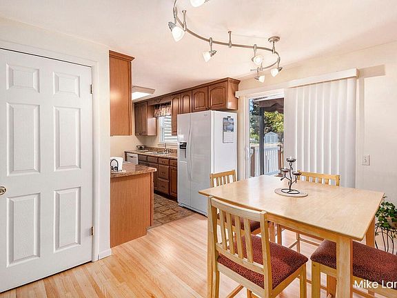 5th image of 355 Brandywyne Dr NW