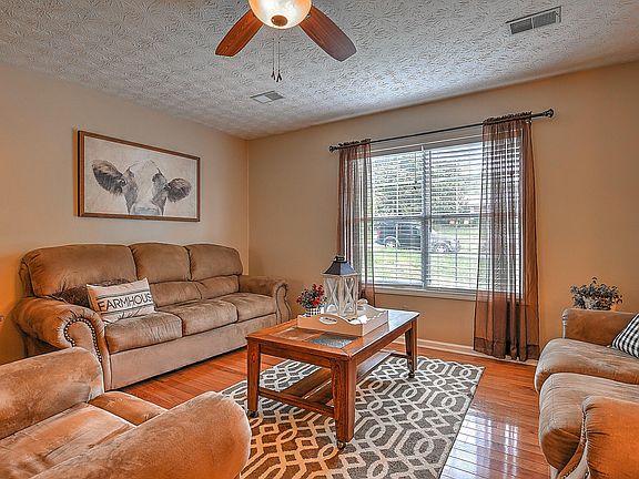3rd image of 2057 Louita Ave