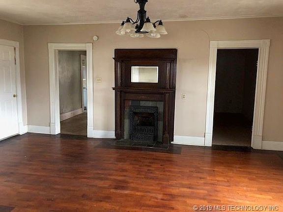 4th image of 28 E Locust Ave