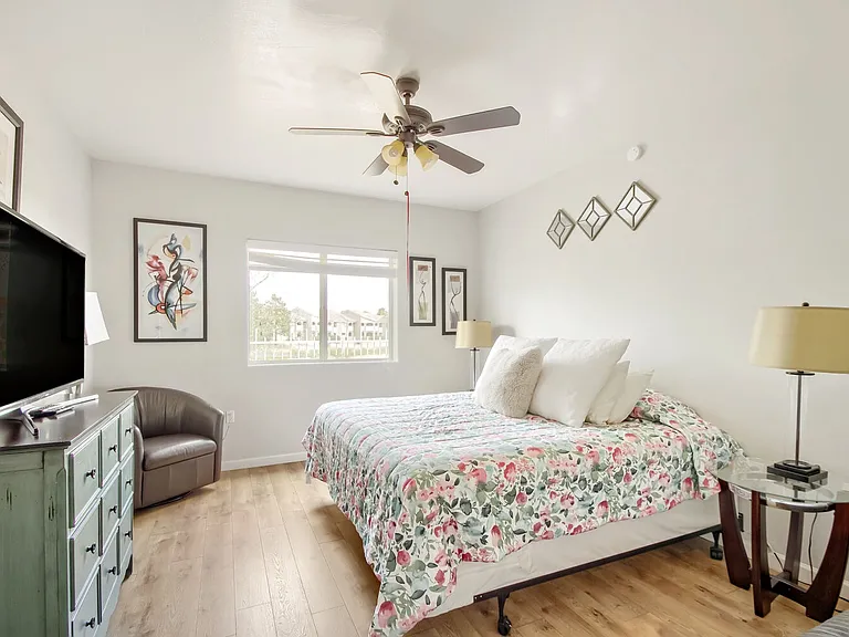 10401 N 52nd St #105 — Photo 5
