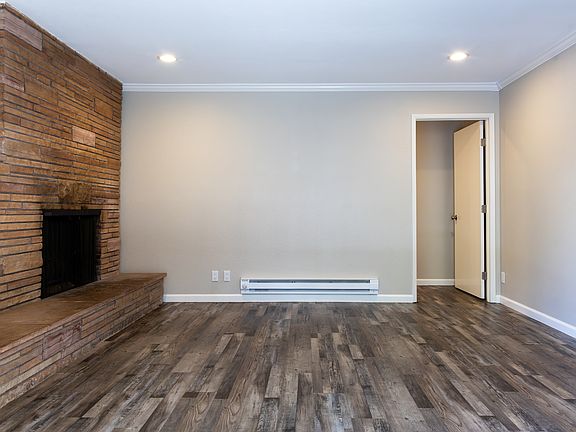 4th image of 1567 Regent St #102