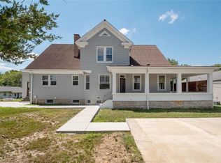 113 W Whiteside St, Columbia, IL 62236