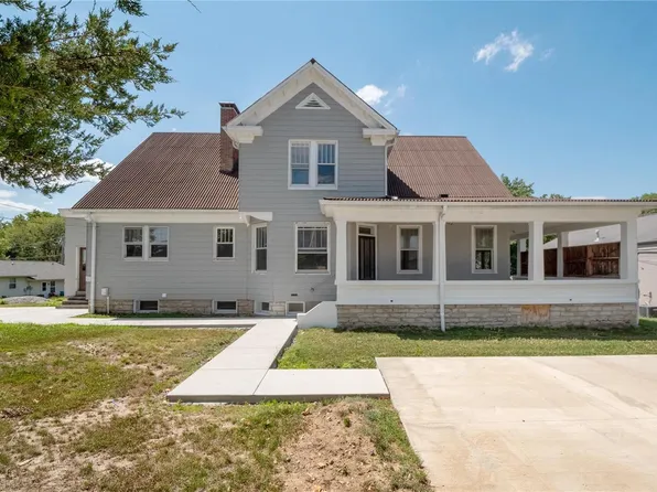 113 W Whiteside St, Columbia, IL 62236