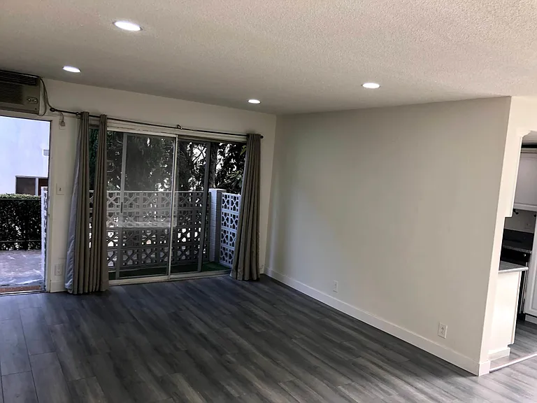 807 N Alfred St #1 — Photo 13