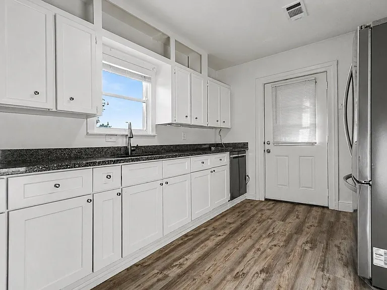3936 Browning St — Photo 4