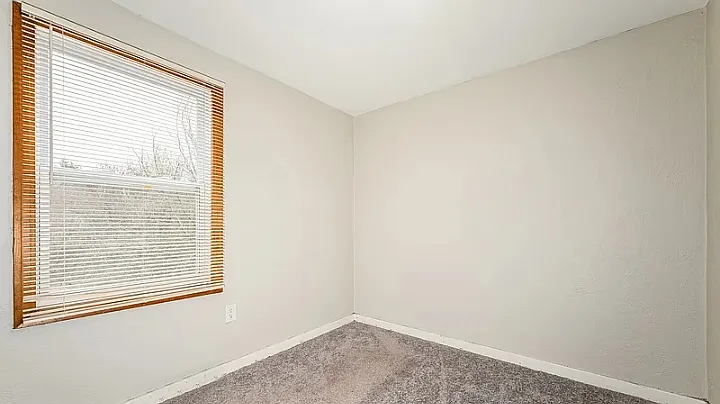 Lee Dr — Photo 5