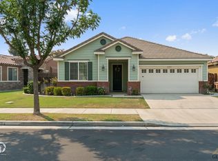 339 Hollyhill Dr, Bakersfield, CA 93312
