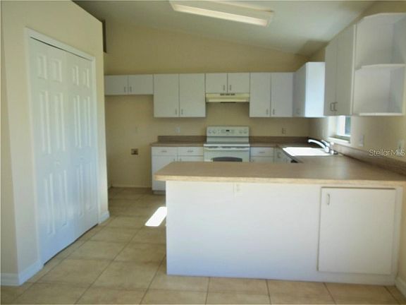 4th image of 820 Charles Ave