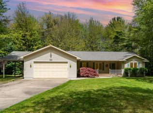 155 E Price Rd, Midland, MI 48642