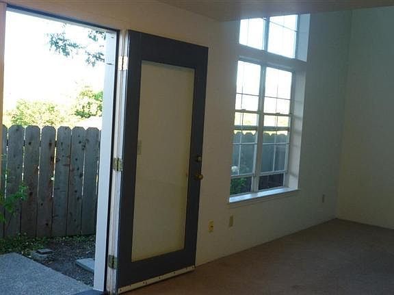 2nd image of 358 Glenn St