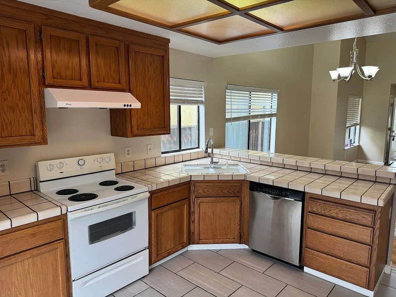 2 bed, 2.0 bath, 1063 sqft, $2,700 — Photo 4