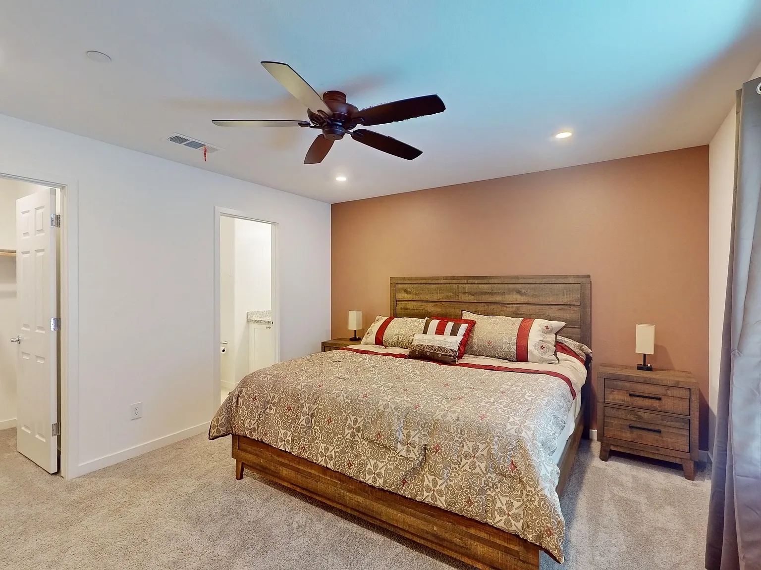 4 bed, 3.5 bath, 2040 sqft, $1,300 — Photo 2