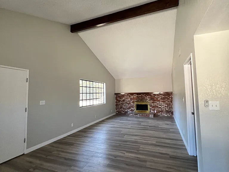 9208 Langdon Ave — Photo 11
