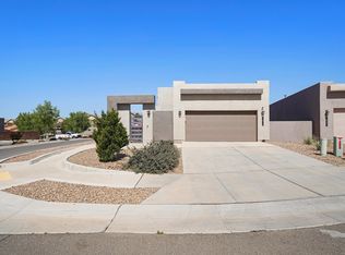 1672 Tierra Verde Loop, Los Lunas, NM 87031