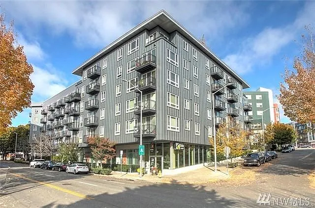 Building Photo - 3104 Western Ave #213