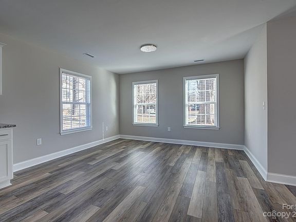 4th image of 4515 Grier St