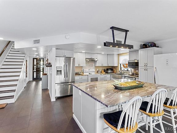 3rd image of 51 Beach Ln APT 1B