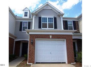 8323 Pilots View Dr, Raleigh, NC 27617