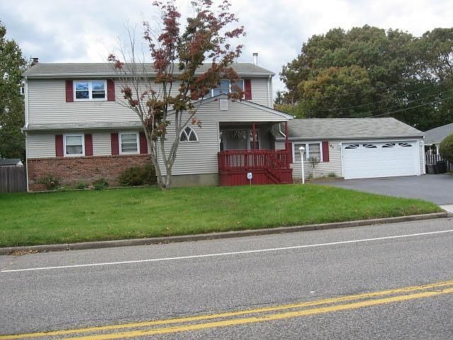 2nd image of 187 Eastwood Blvd