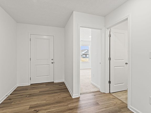 5th image of 221 Scorcese St