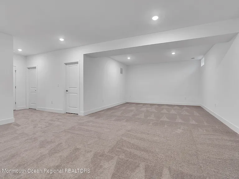110 Woolley Ct — Photo 26