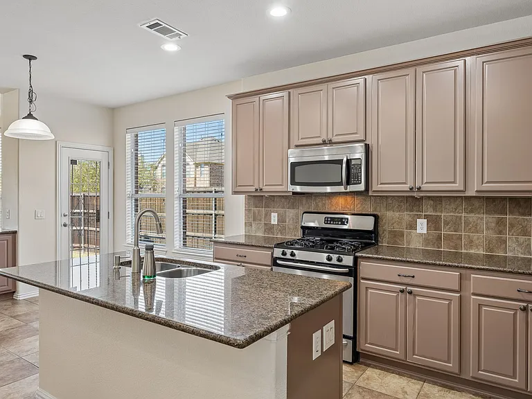 5193 Rolling Hills Dr — Photo 18