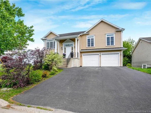 70 Red Maple Ct, Fredericton, NB E3B 0E1