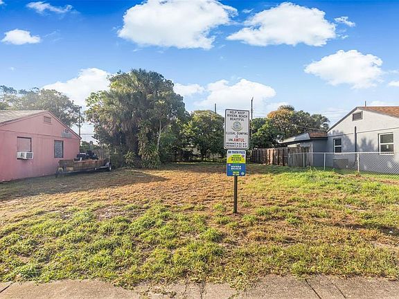 2nd image of 555 W 2nd Street