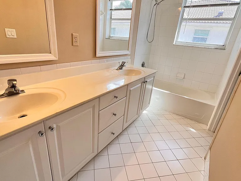 9546 Worswick Ct — Photo 9