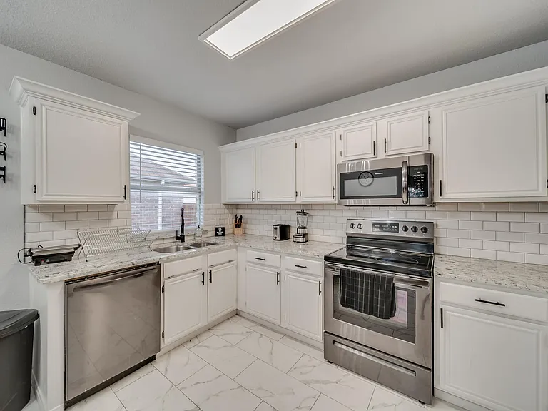 843 Sonora Ln — Photo 24