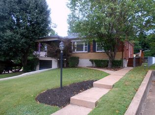 1528 N Berry Rd, Saint Louis, MO 63119