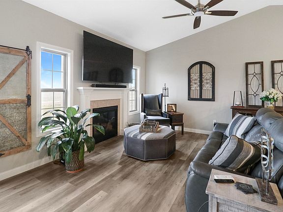 3rd image of 11017 N Woodale Dr