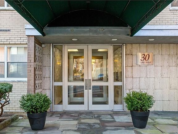 2nd image of 30 Lake St APT 12K