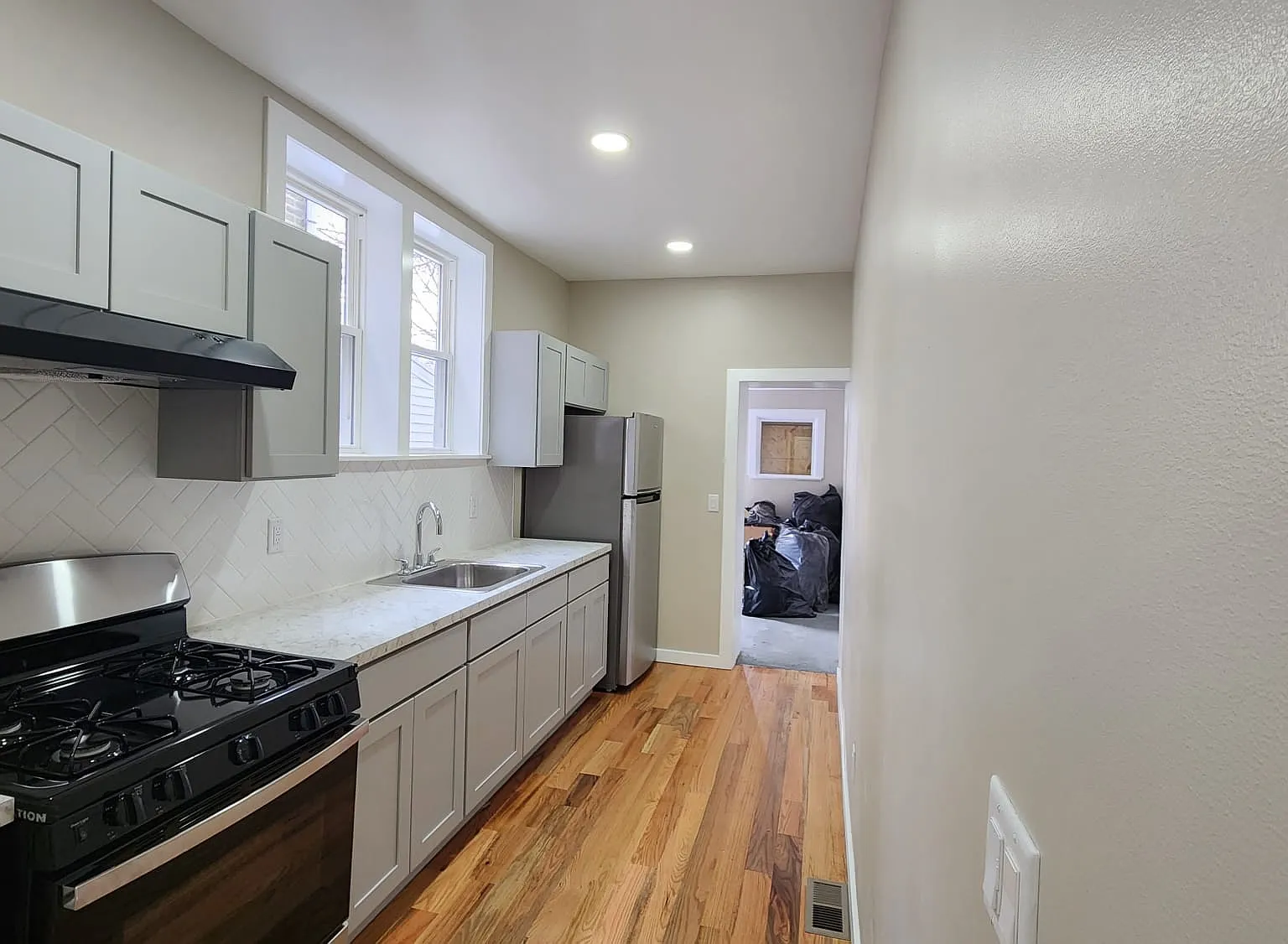 4 bed, 1500 sqft, $2,000 — Photo 4
