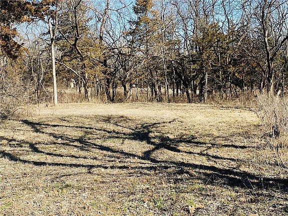 4th image of 26 N Eagle Ln