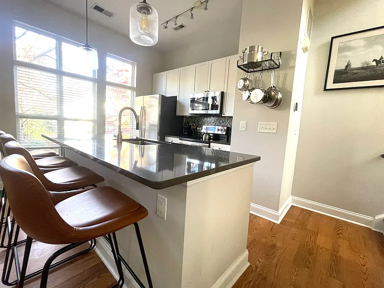 914 Garden District Dr — Photo 3