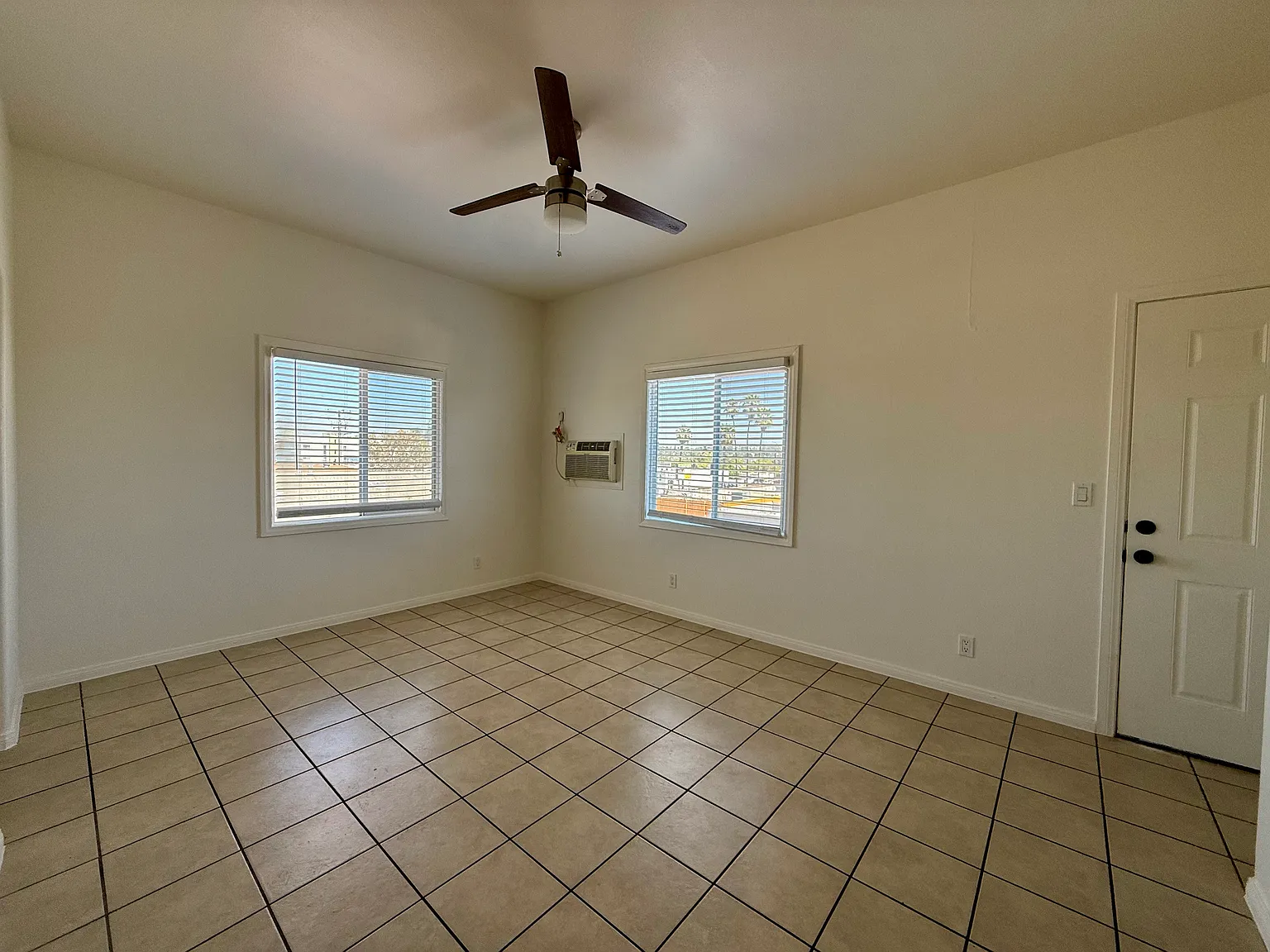 Studio, 500 sqft, $1,395 — Photo 4