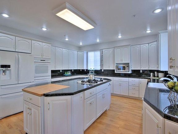 2nd image of 10315 Moretti Dr