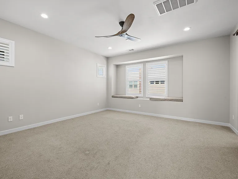 16205 Camden Cir — Photo 30