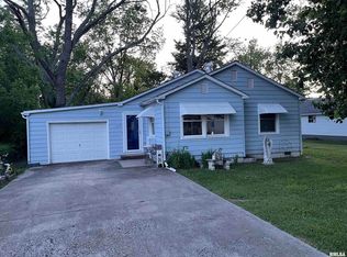 713 Beck St, Carmi, IL 62821