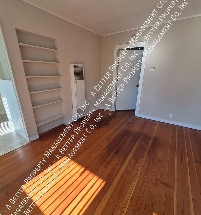 270 Redondo Ave #B