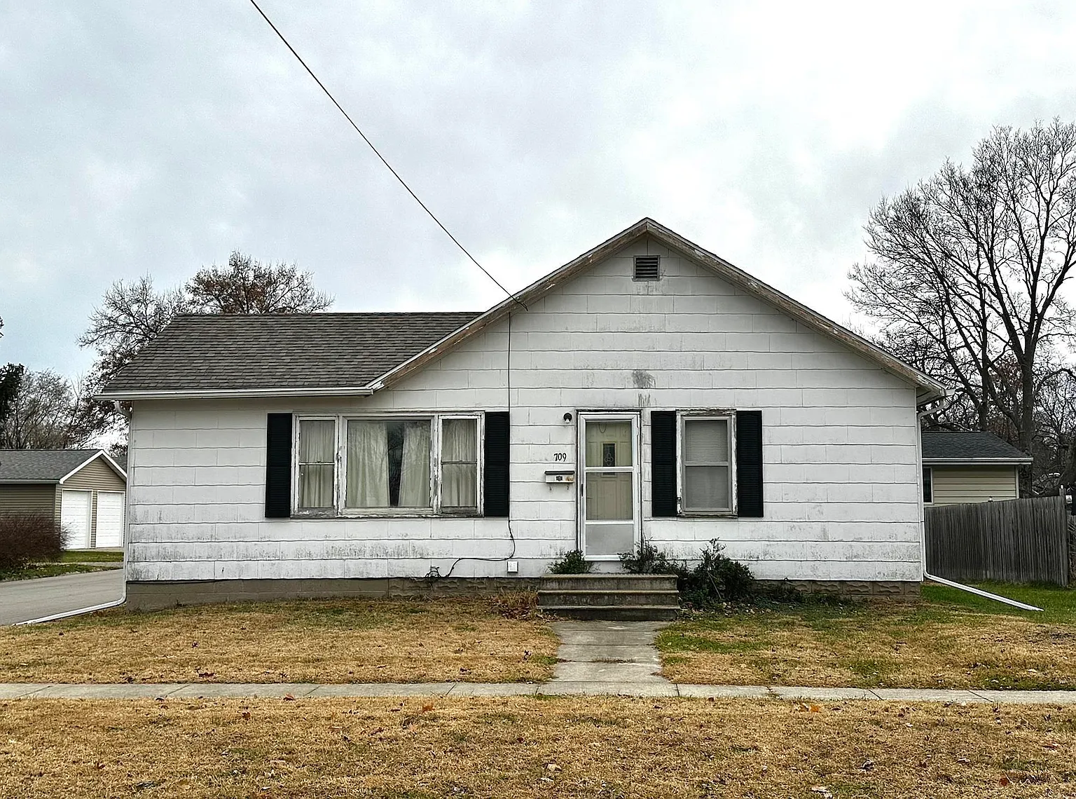 709 Sycamore St photo 1