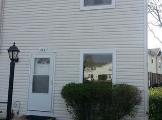 316 Peppertree Ln, Aurora, IL 60504