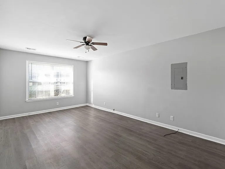 1106 Keith Ave — Photo 5