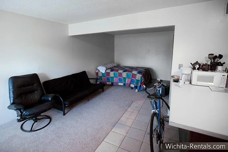 415 N Lorraine Ave - W206 — Photo 4