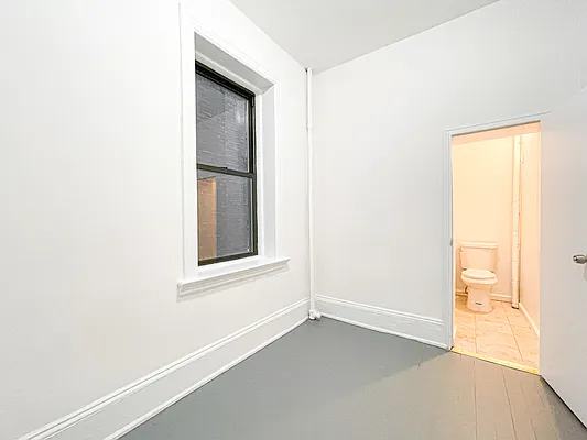 Rented by Urban Real Estate Property Group Inc | media 3