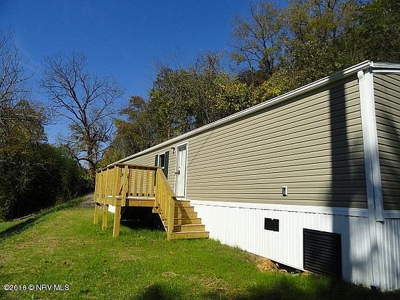 2nd image of 956 Den Hill Rd